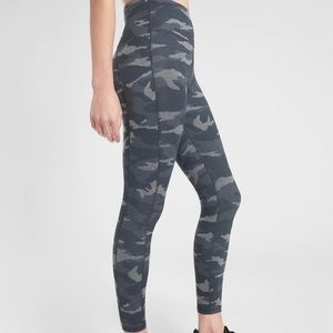 Athleta ultimate stash pocket 7/8